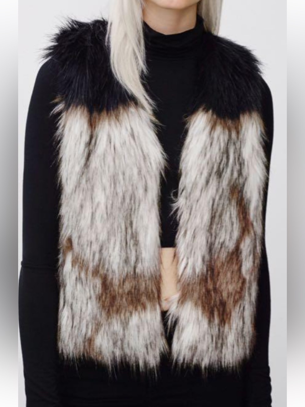 Tatula Women's faux fur vest, coat, jacket. Size Small. brown and black